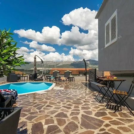 Areloj Holiday home Split