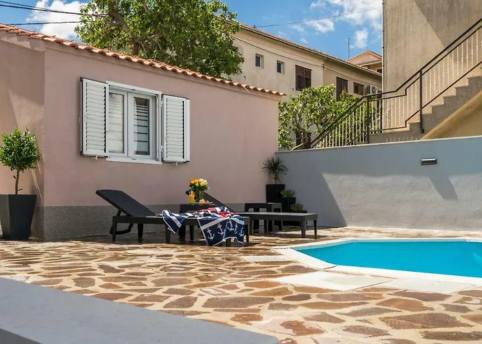 Dom wakacyjny Areloj *