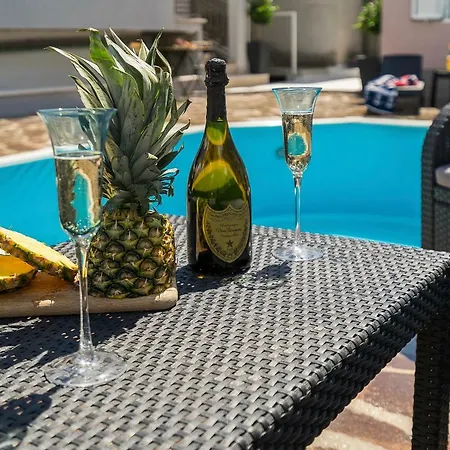 Areloj Semesterbostad Split