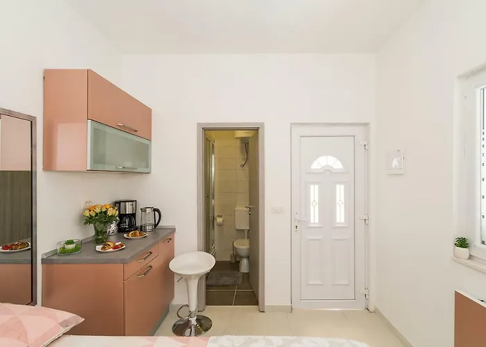 Semesterbostad Areloj *